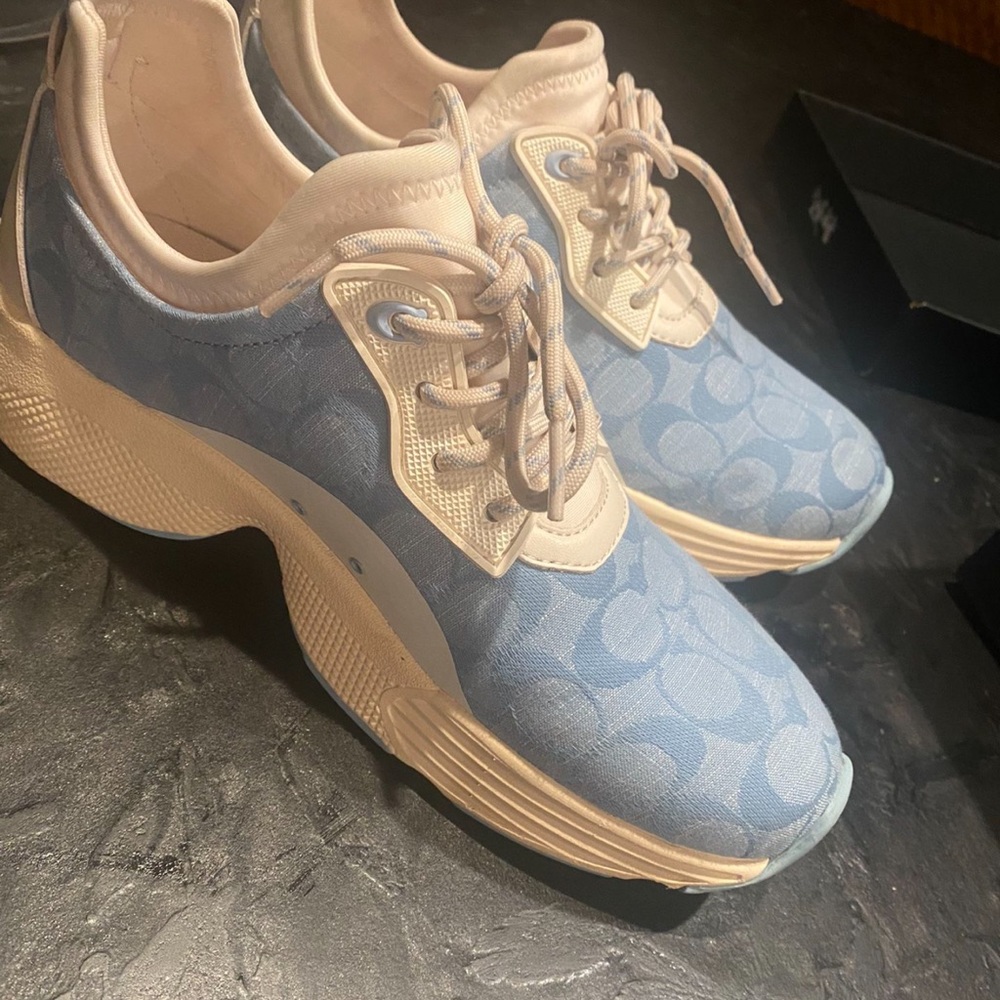Coach sneakers for women size 8.5 color baby blue - Picture 3 of 5